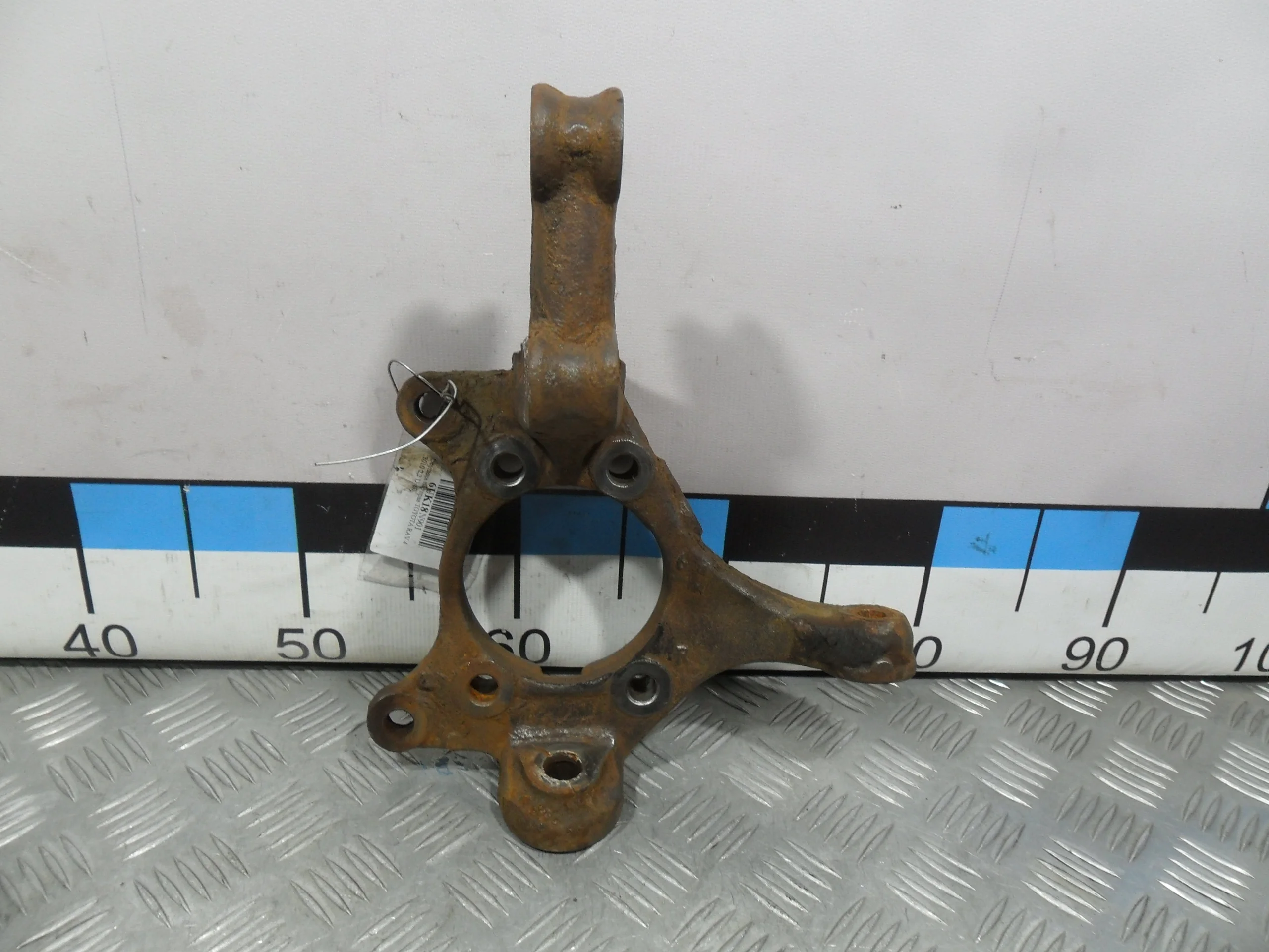 [Б/У] Кулак поворотный Toyota Rav 4 2006 [Код: 00378774]