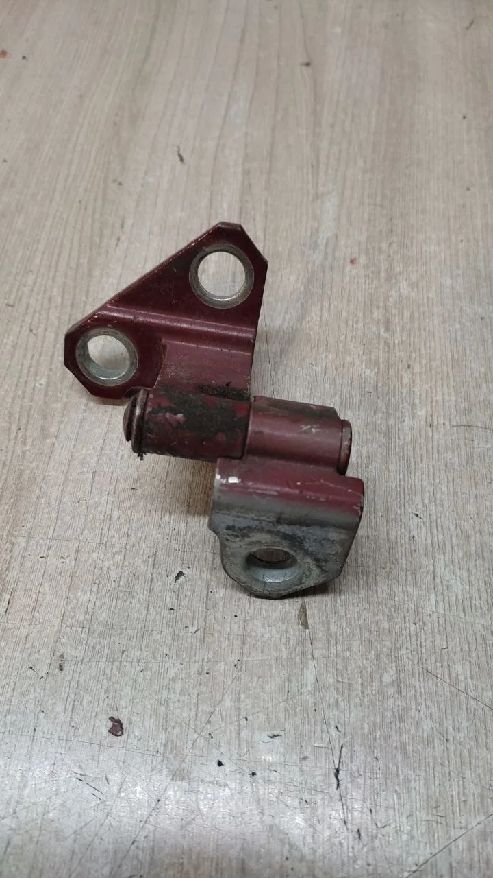 [Б/У] Петля двери передней L=R Lexus GS 300/400/430 2005-2011, LS USF4# 2006> [Код: 00341846]