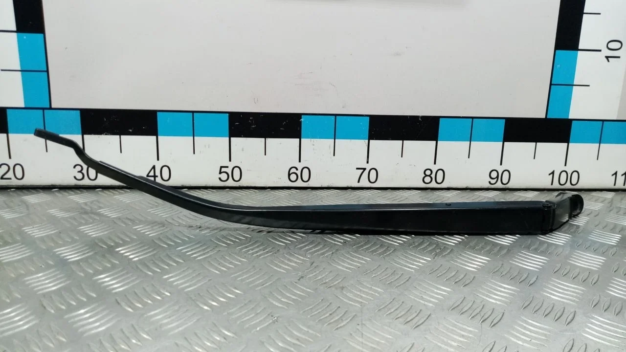 [Б/У] Поводок стеклоочистителя передний правый Тойота Аурис [Код: 00377633]