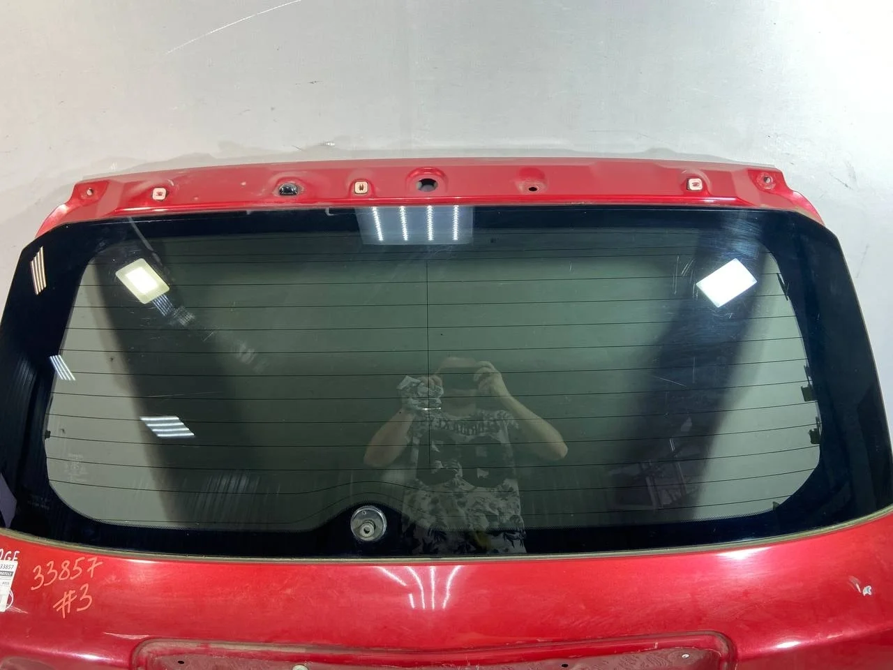 [Б/У] Стекло двери багажника - Продается только стекло [Код: 00594313]