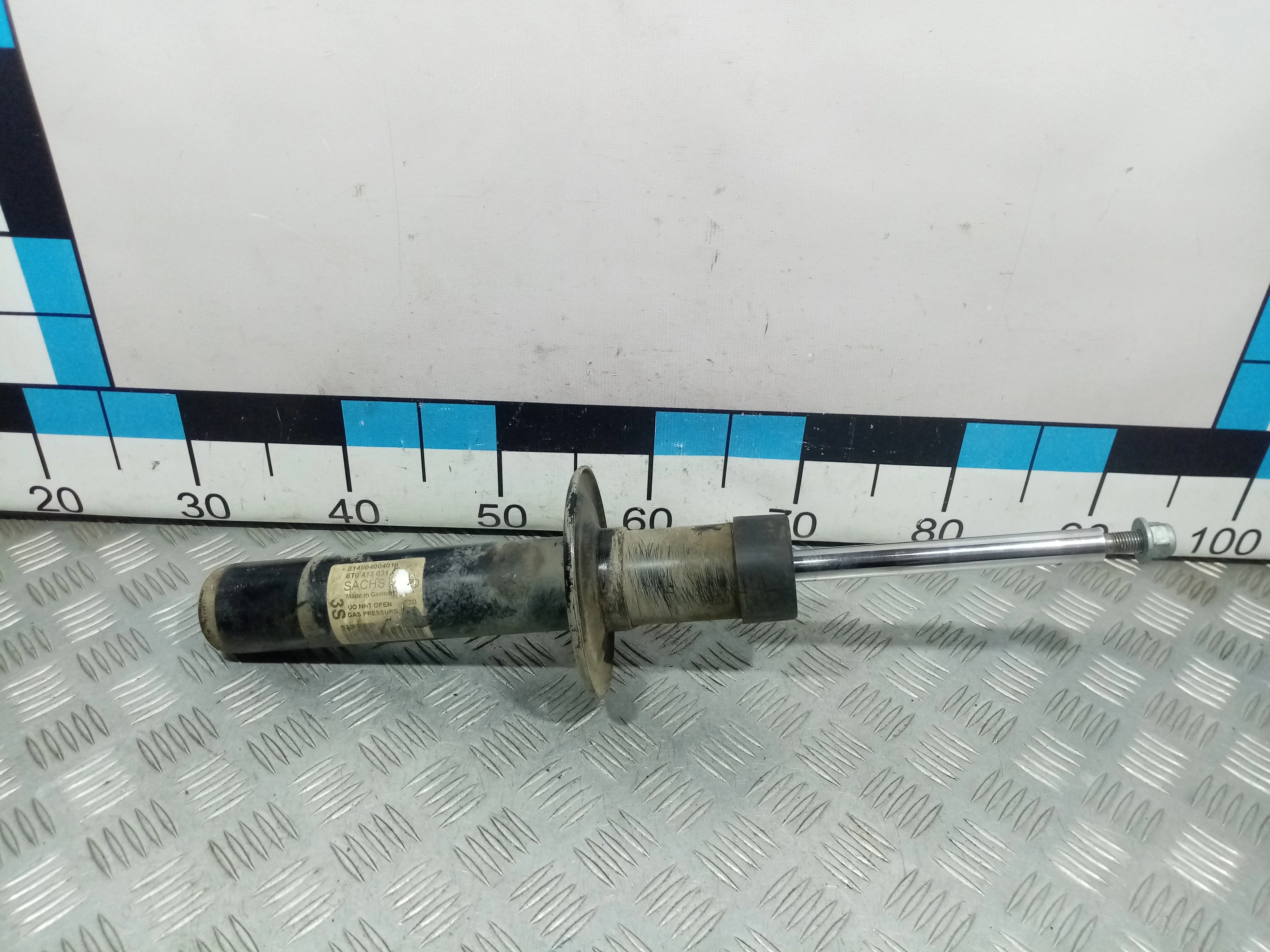 [Б/У] Амортизатор передний Audi A4 A5 [Код: 00394018 ]