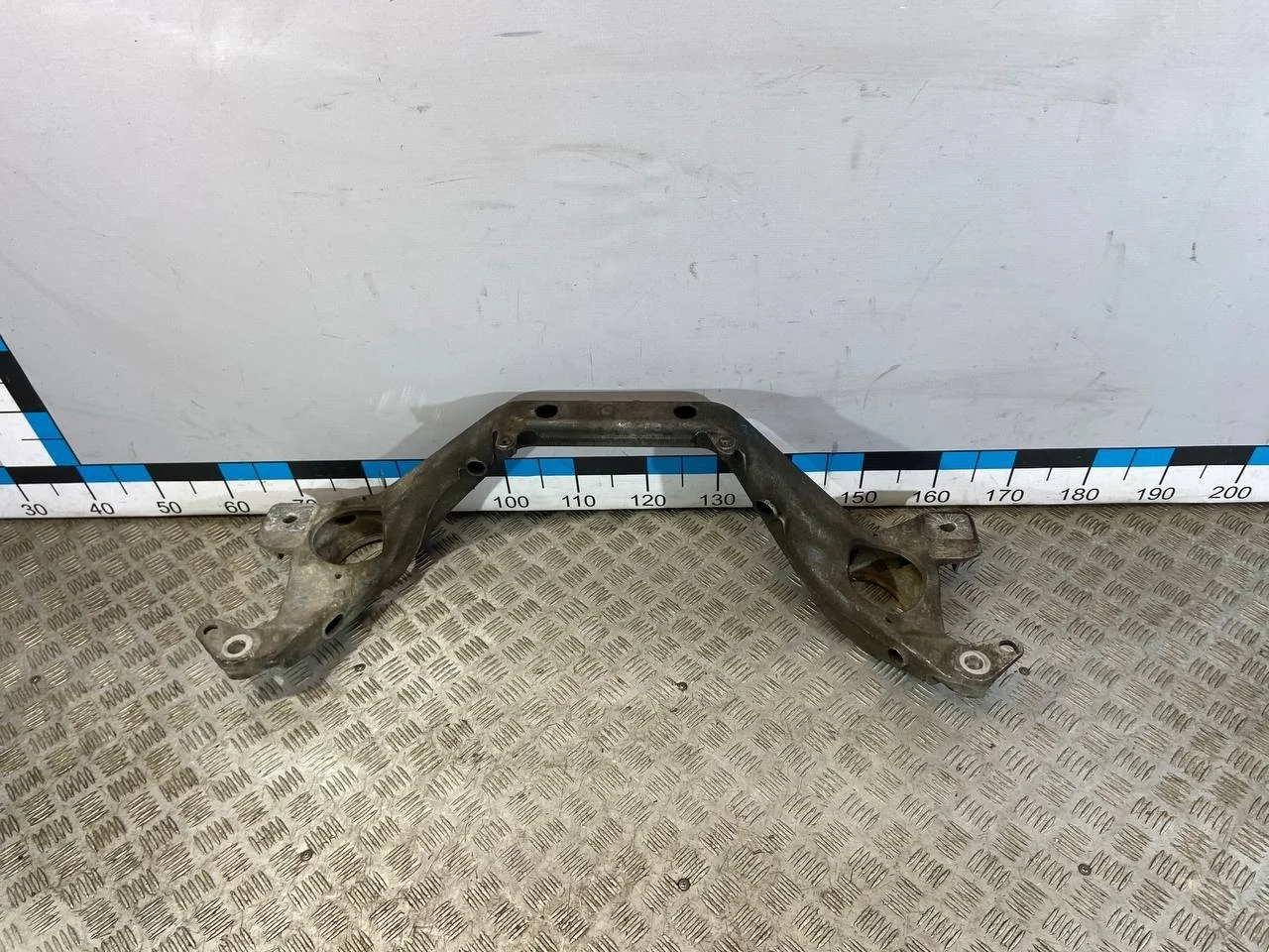 [Б/У] Балка передняя поперечная [Код: 00668234 ]