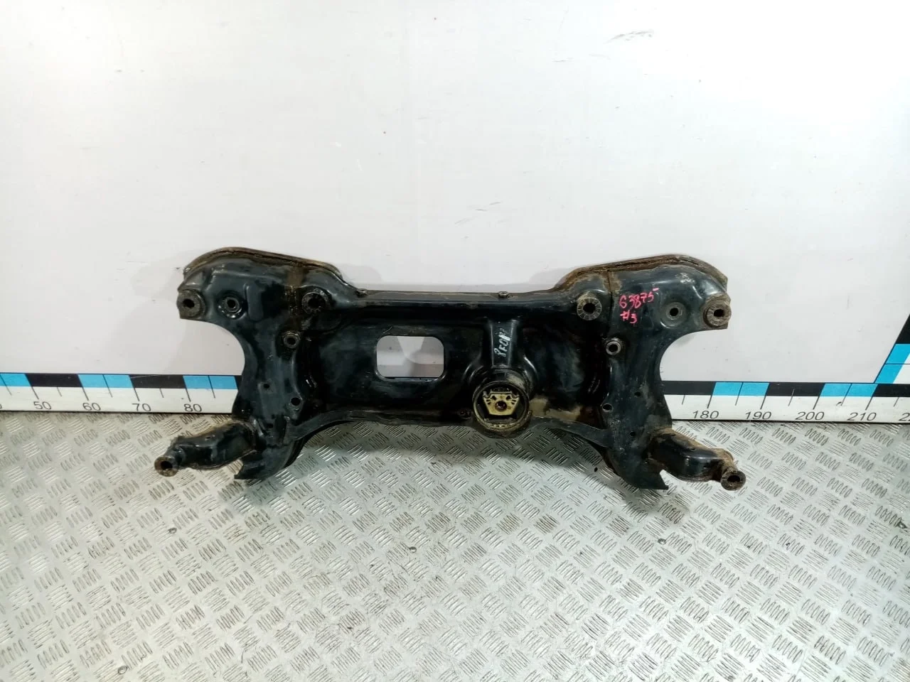 [Б/У] Балка подмоторная Yeti Octavia Superb Caddy [Код: 00609086 ]