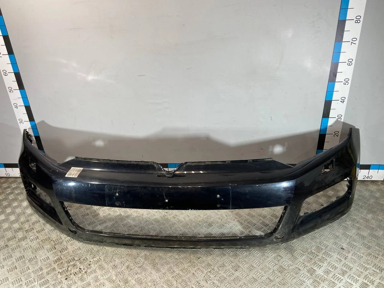 [Б/У] Бампер передний Touareg 7P - Только верхняя часть бампера [ХОРОШЕЕ] [Код: 00669230 ]