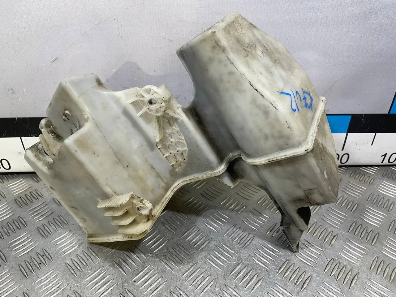 [Б/У] Бачок омывателя лобового стекла [Код: 00537285 ]