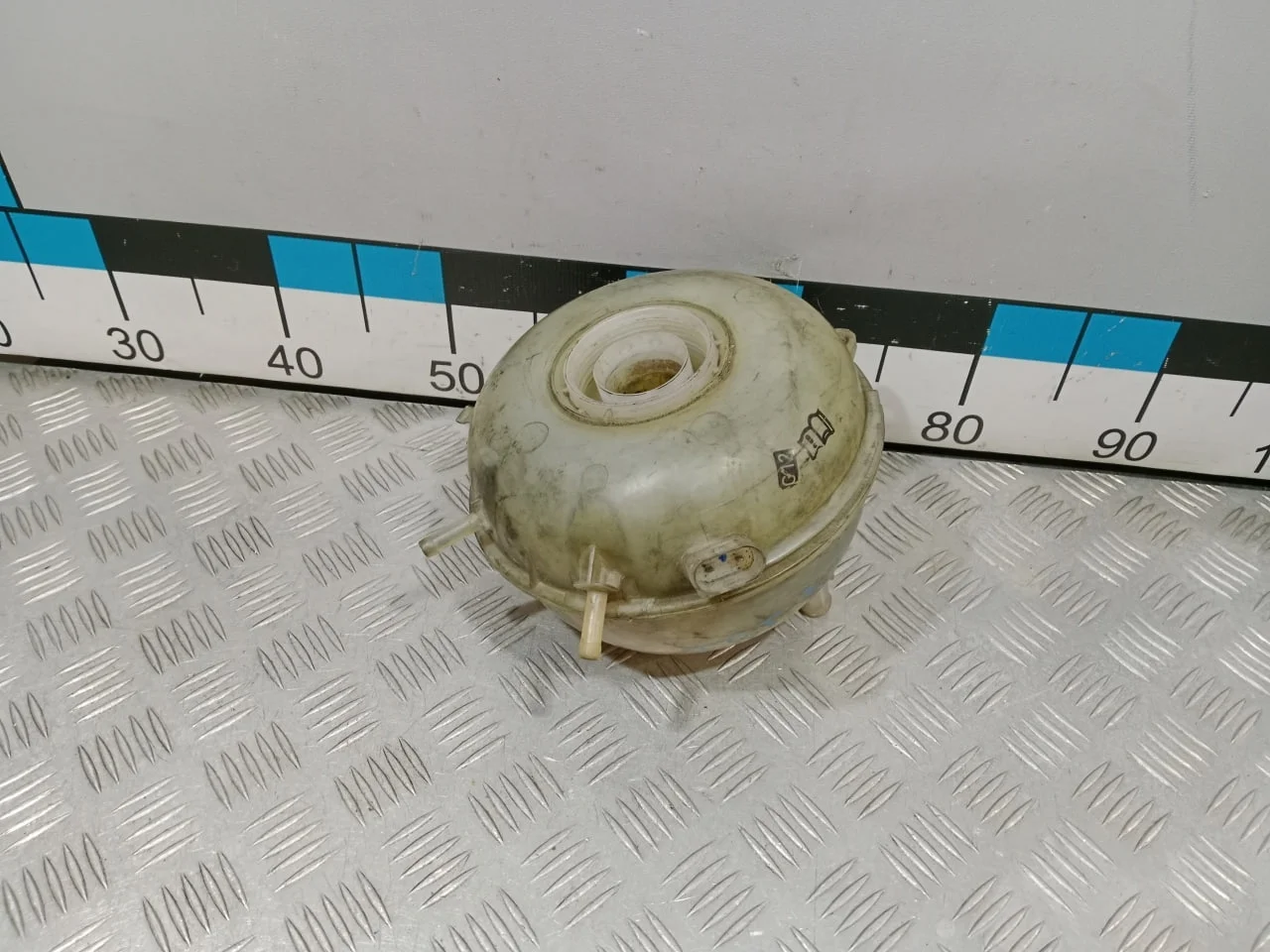 [Б/У] Бачок расширительный [Код: 00677842 ]