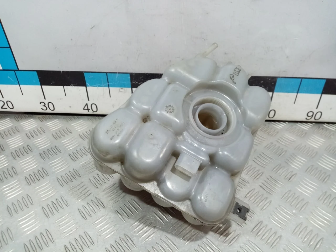 [Б/У] Бачок расширительный - (Состояние: нет 1 крепления снизу) [ХОРОШЕЕ] [Код: 00605950 ]