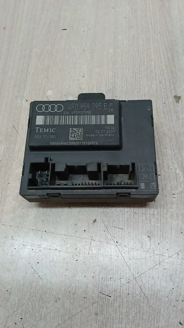 [Б/У] Блок комфорта задней левой двери Audi A6 C6 [Код: 00649647 ]