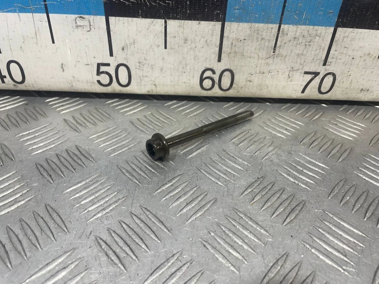[Б/У] Болт головки блока М9х1,25х102 [Код: 00599566 ]