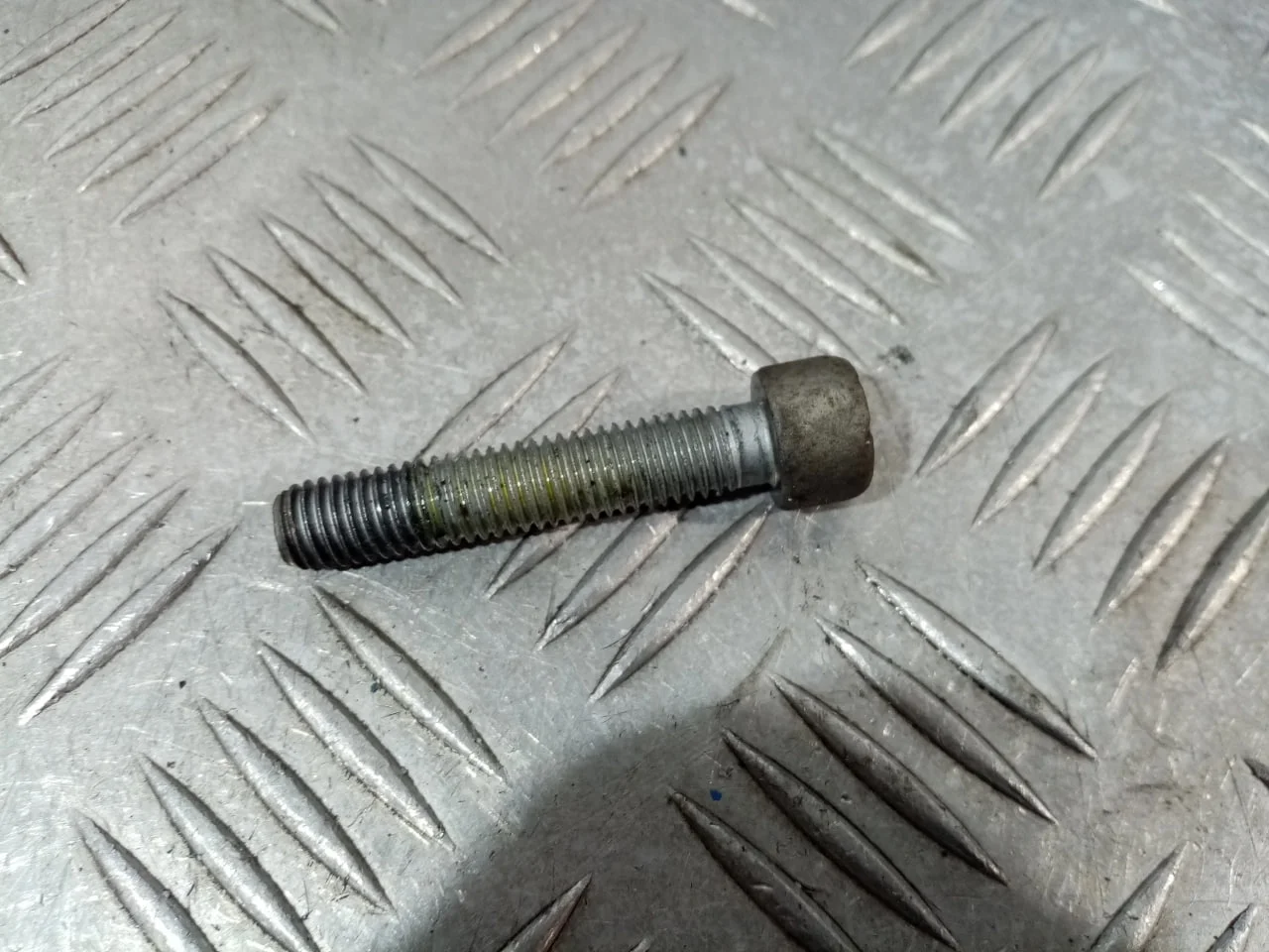 [Б/У] Болт крепления полуоси [Код: 00652523 ]