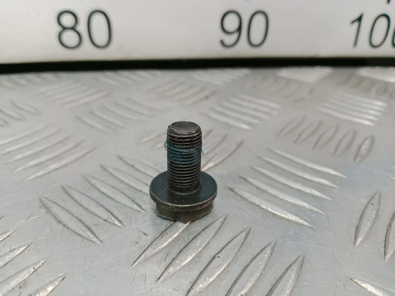 [Б/У] Болт маховика M10X1X19.5 VAG [Код: 00628879 ]