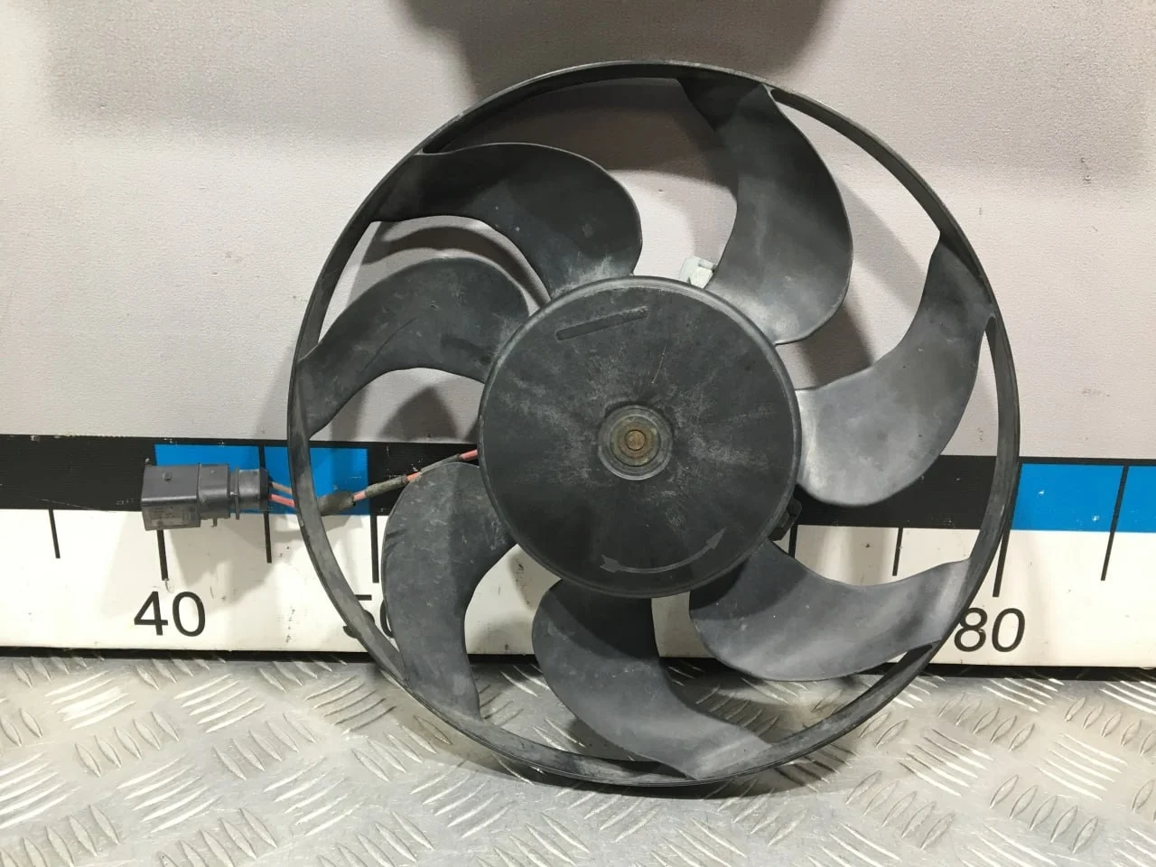 [Б/У] Вентилятор радиатора (200W / 295 мм) [Код: 00660905 ]