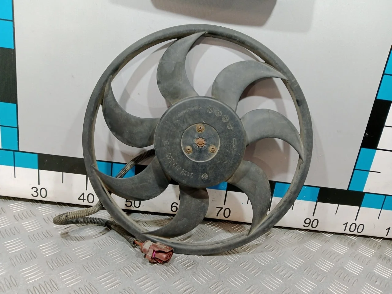 [Б/У] Вентилятор радиатора 420мм - Скол на фишке [Незначительные дефекты] [Код: 00672970 ]