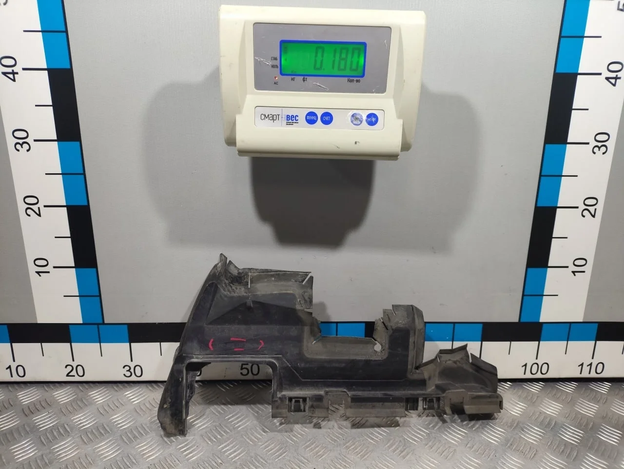 [Б/У] Воздуховод радиатора правый [Код: 00660229 ]