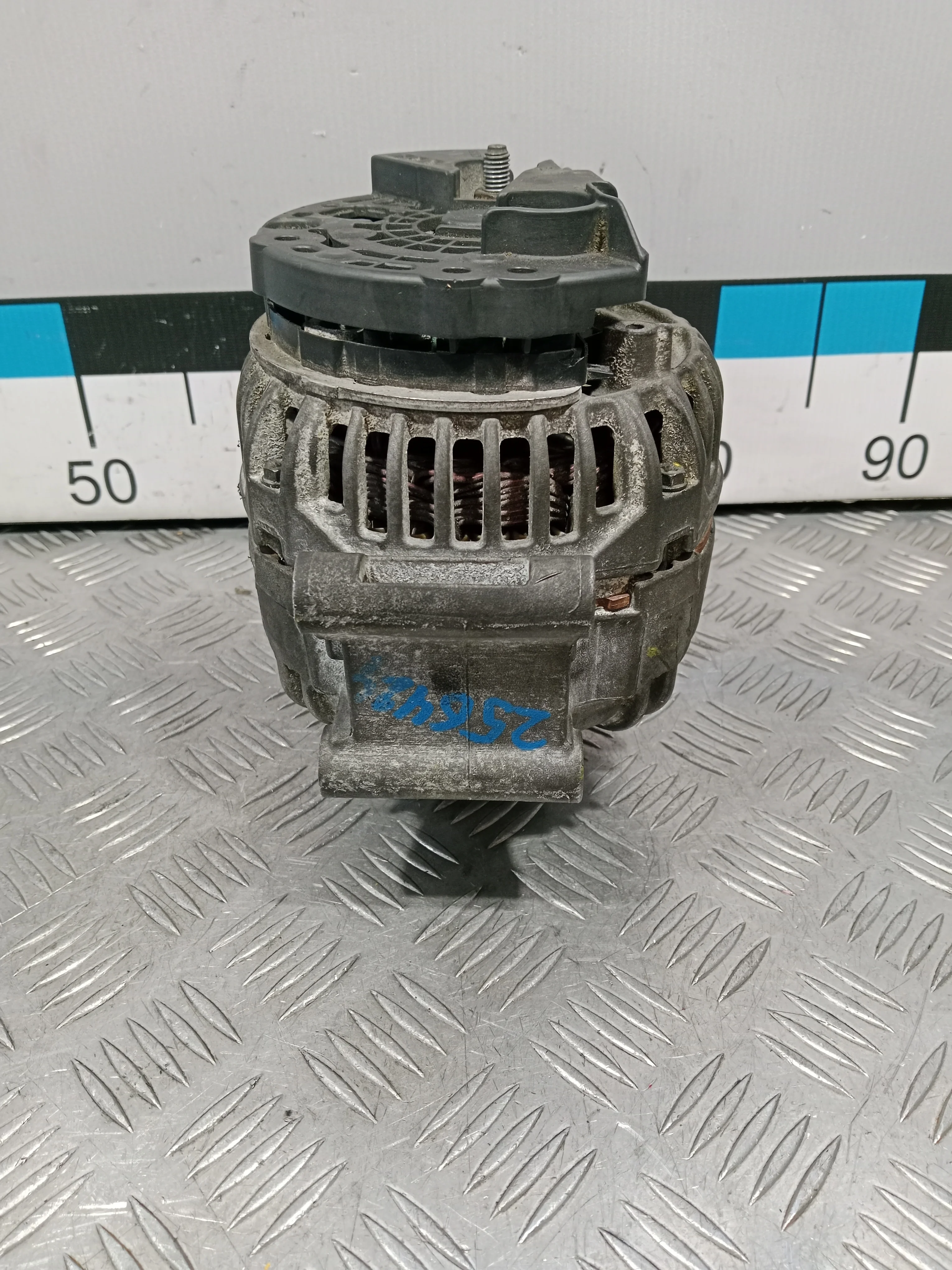 [Б/У] Генератор 12V/140A - Без реле [ХОРОШЕЕ] [Код: 00422273 ]