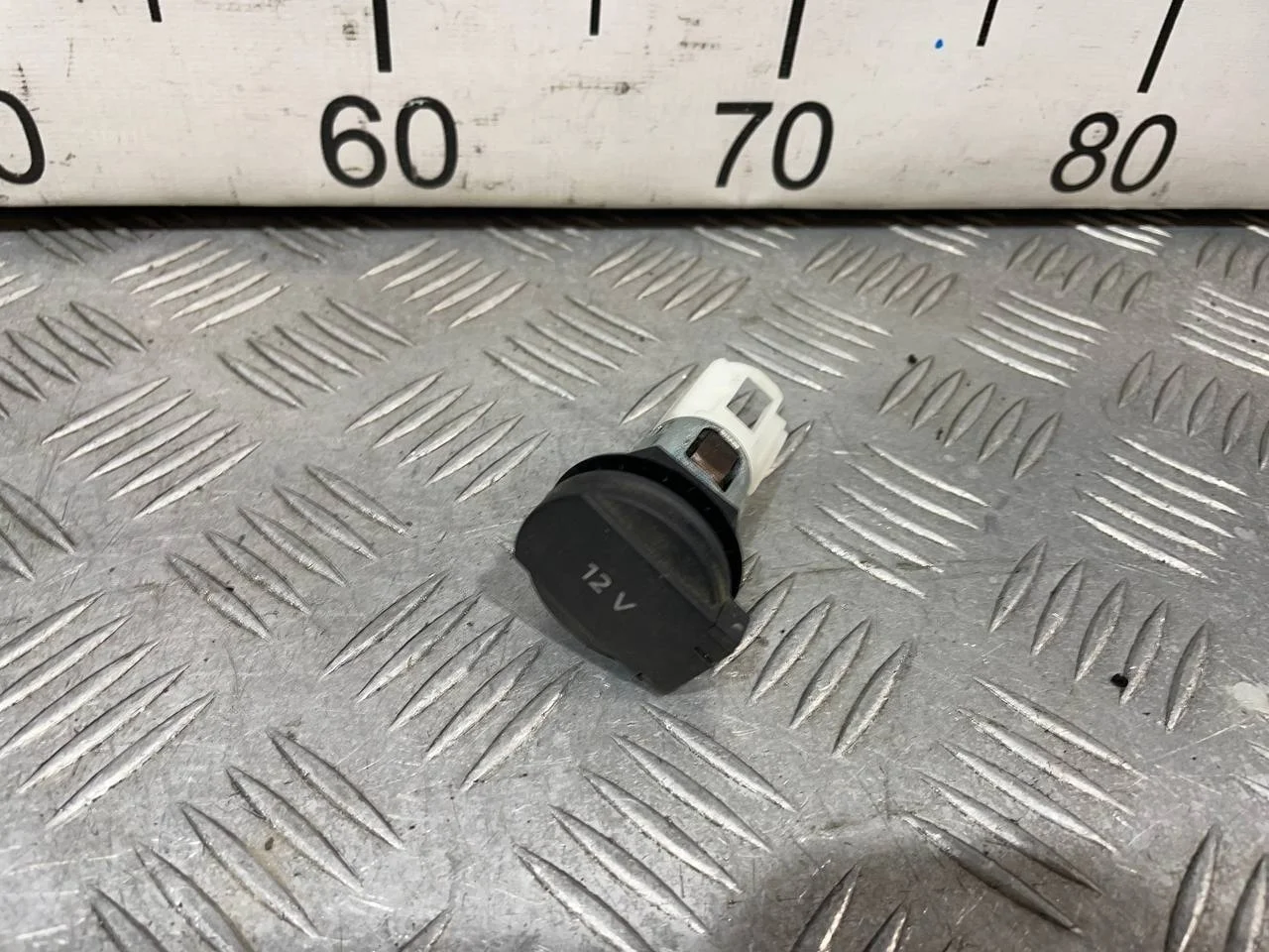 [Б/У] Гнездо прикуривателя Audi Seat [Код: 00660891 ]