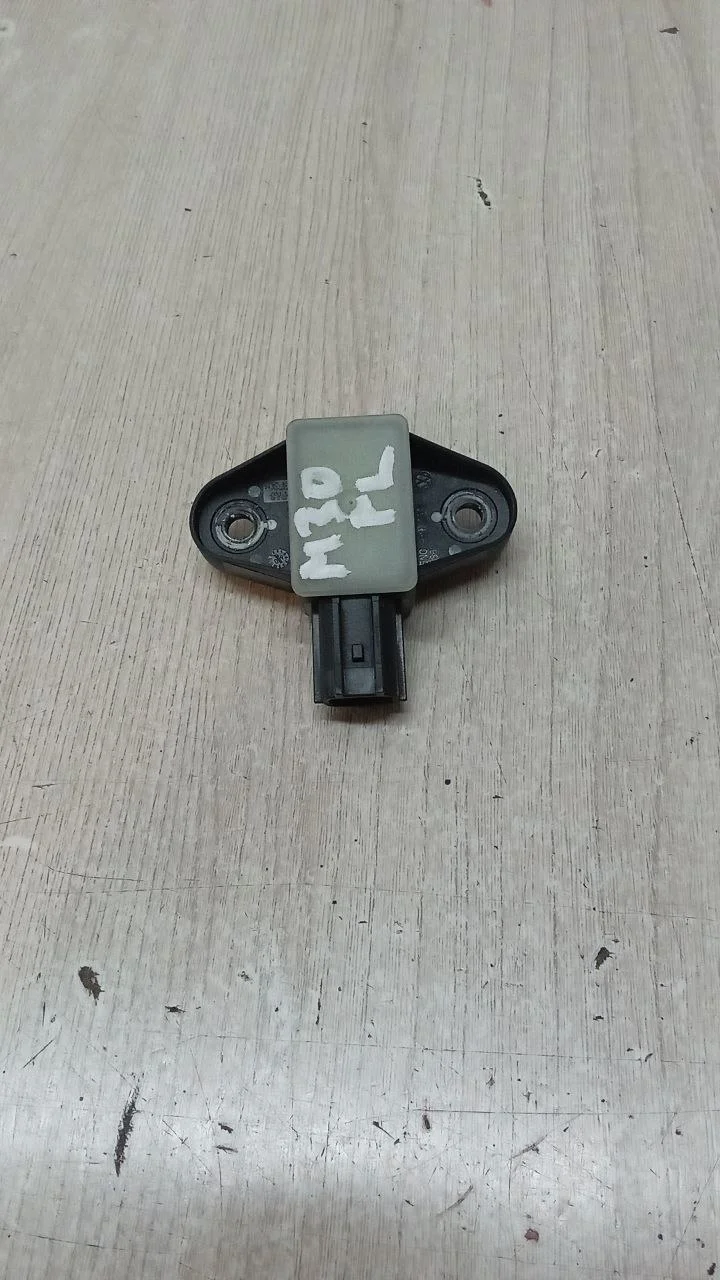 [Б/У] Датчик AIR BAG перед=зад, L=R [Код: 00300538 ]