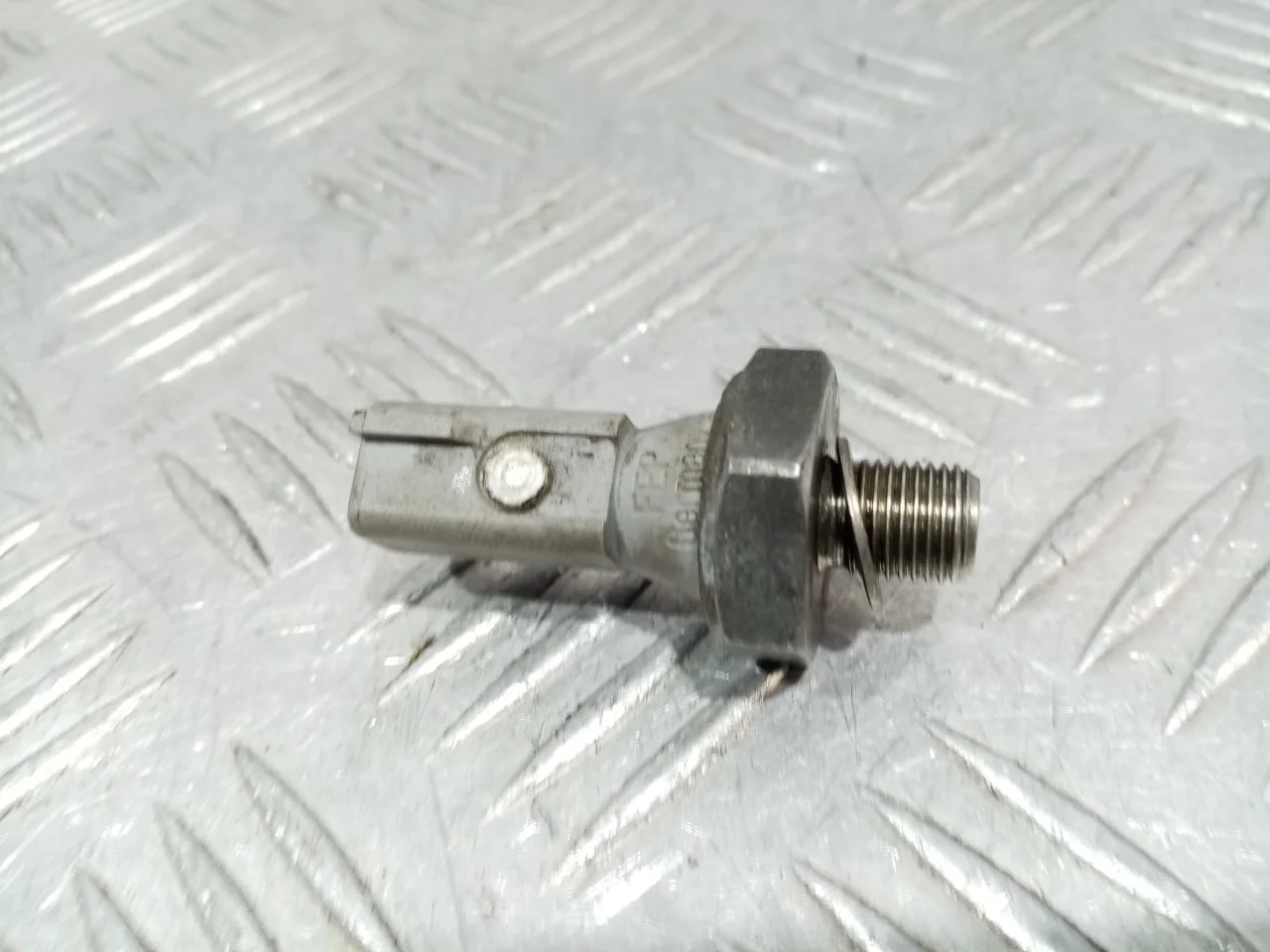 [Б/У] Датчик давления масла [Код: 00586052 ]