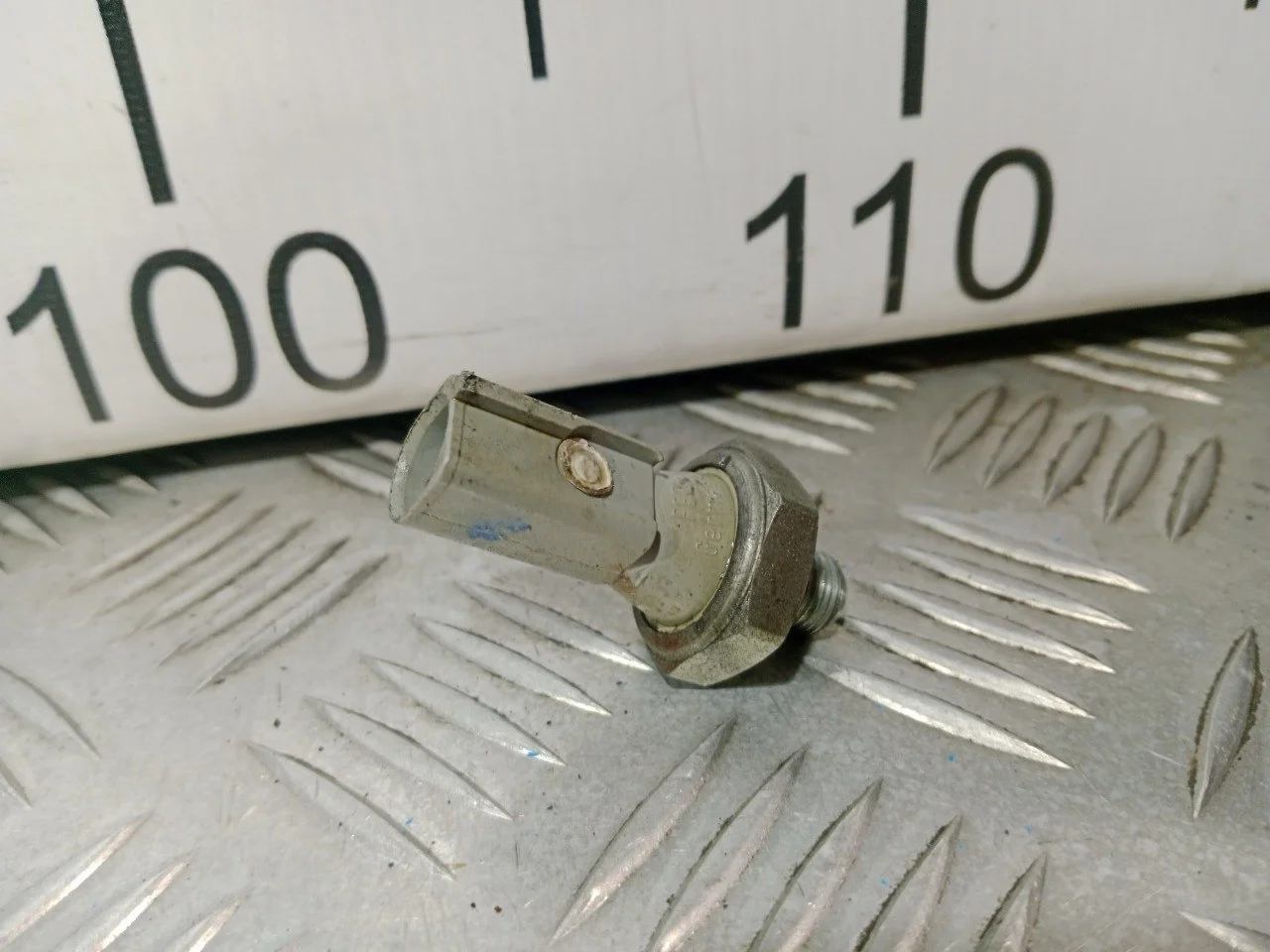 [Б/У] Датчик давления масла [Код: 00588682 ]