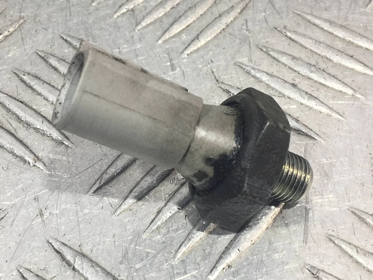 [Б/У] Датчик давления масла [Код: 00598853 ]