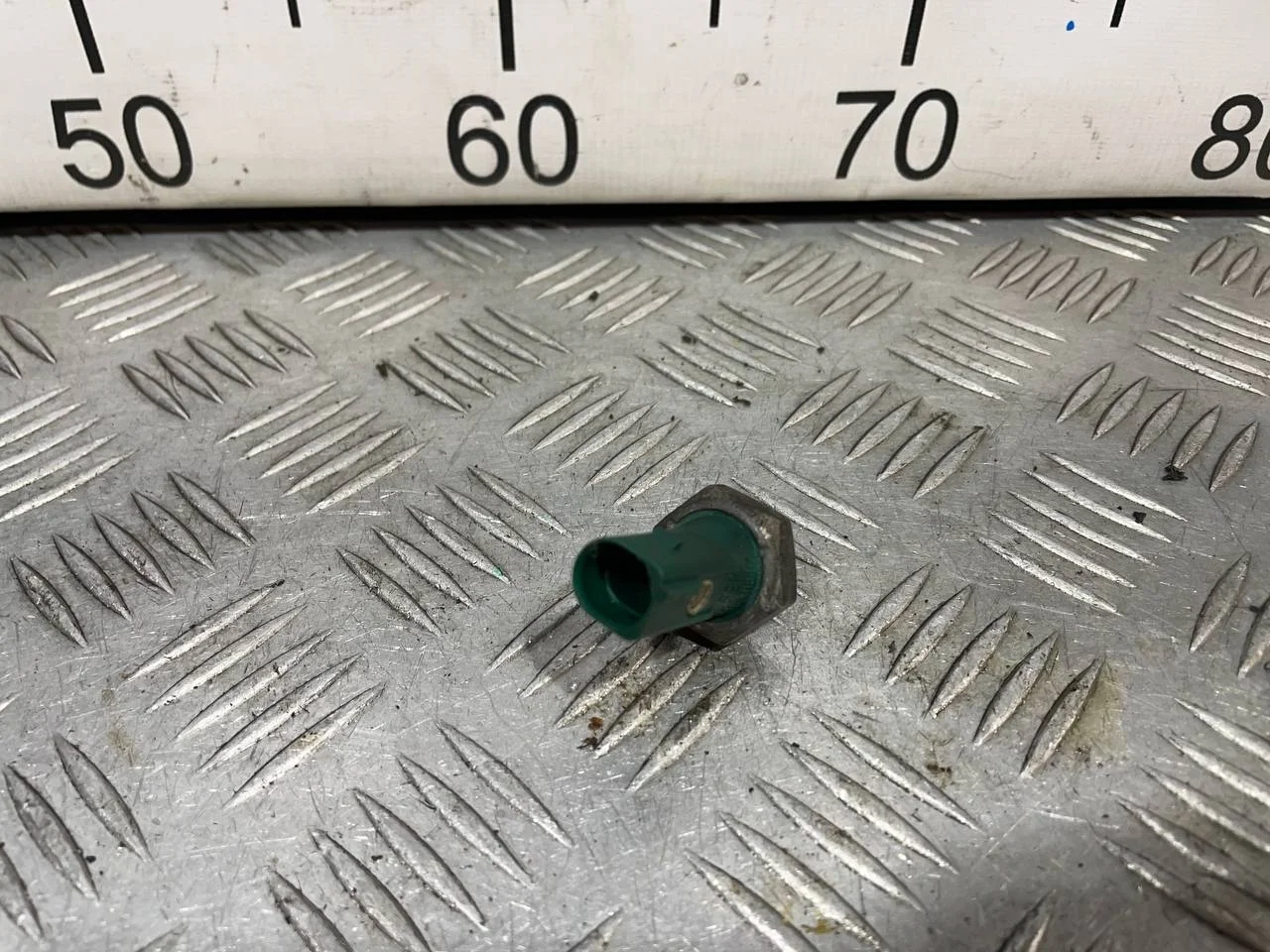 [Б/У] Датчик давления масла (зеленый) [Код: 00636670 ]