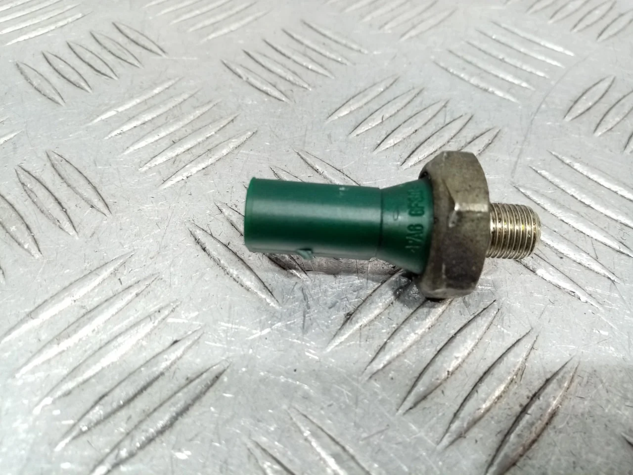 [Б/У] Датчик давления масла (зеленый) [Код: 00642573 ]