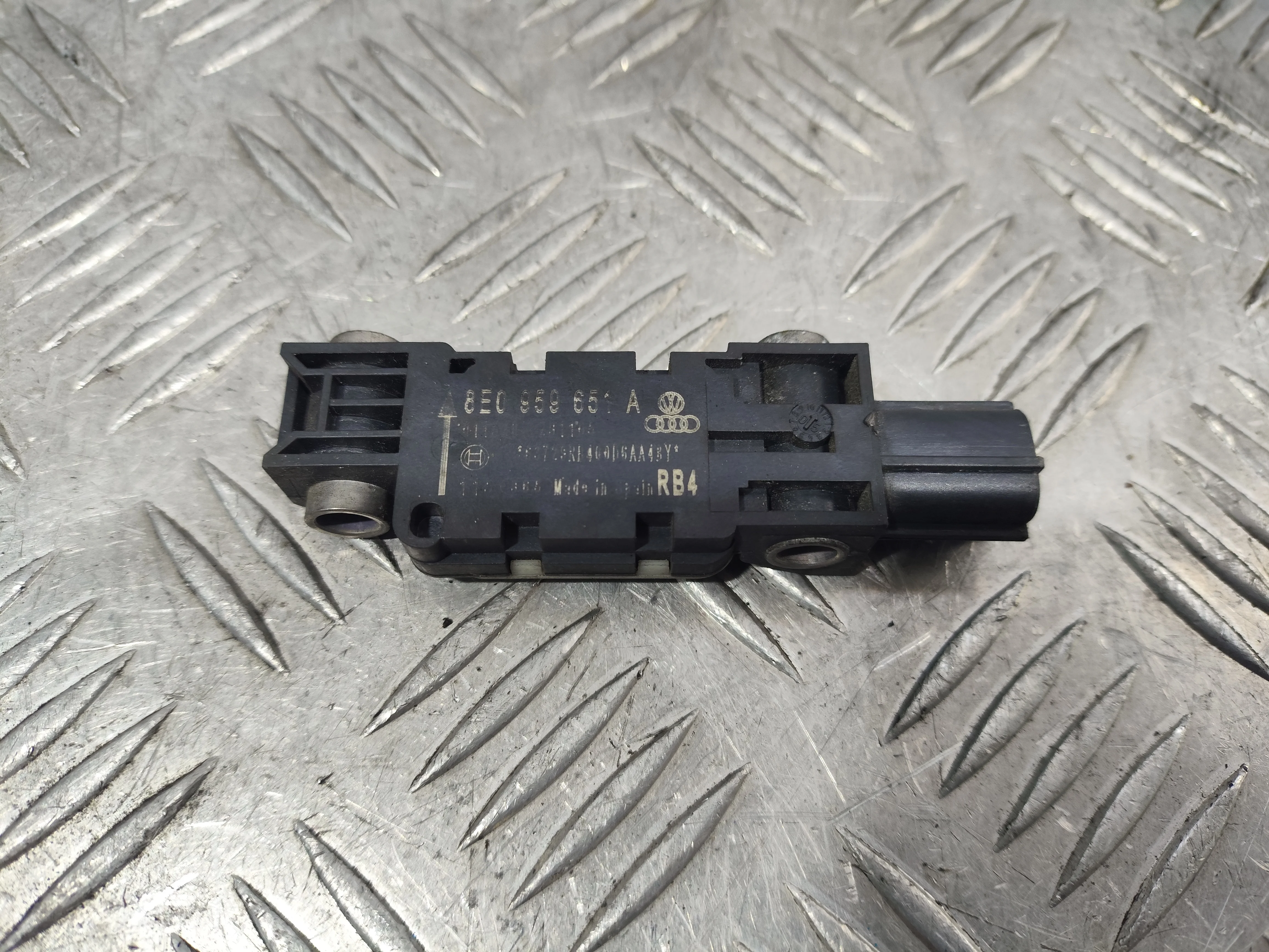 [Б/У] Датчик подушки безопасности VAG [Код: 00427373 ]