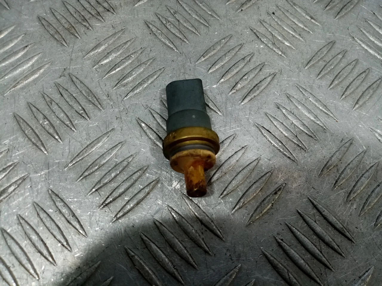 [Б/У] Датчик температуры охлаждающей жидкости [Код: 00642883 ]