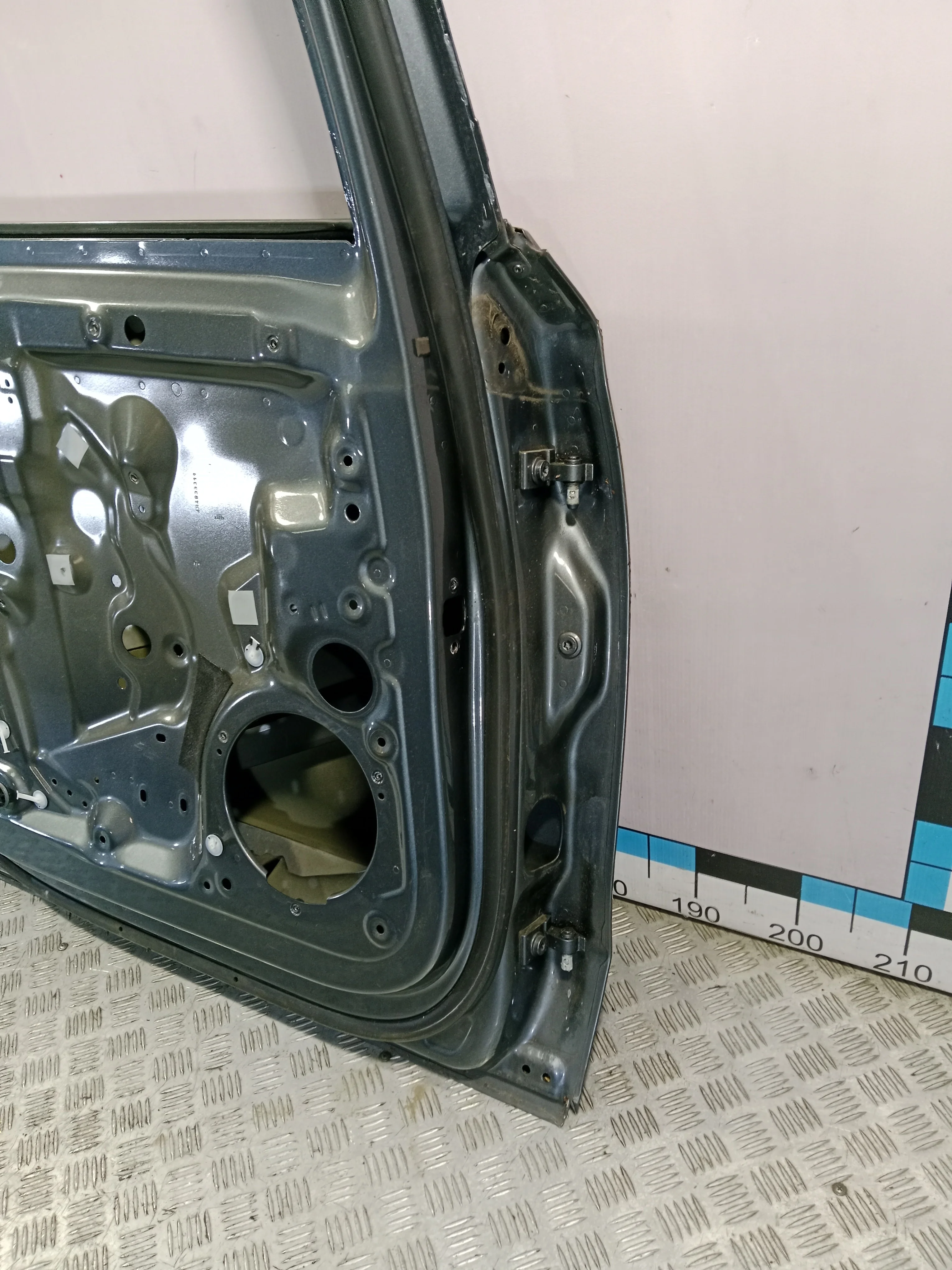 [Б/У] Дверь задняя левая лонг Audi A8 2010-2018 [Код: 00502948 ]