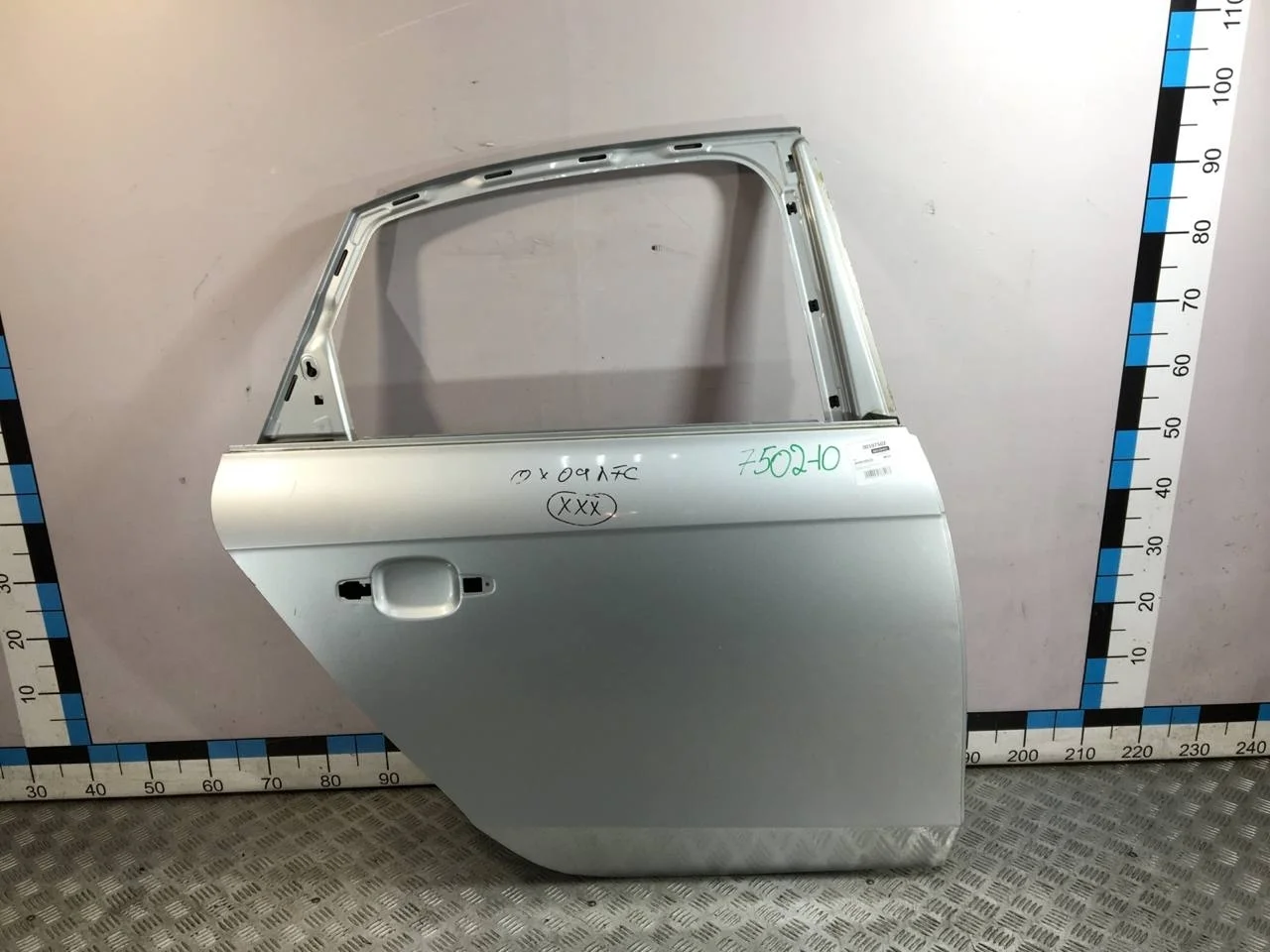 [Б/У] Дверь задняя правая (седан) Audi A4 [Код: 00529455 ]