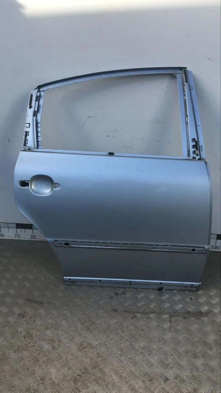 [Б/У] Дверь задняя правая (седан) VW Passat [Код: 00538790 ]