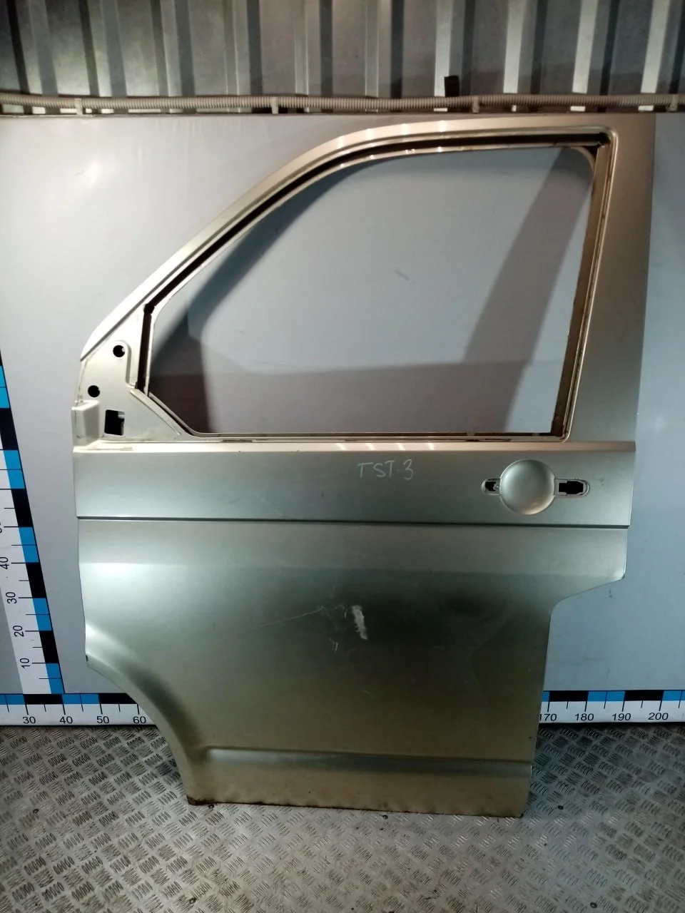 [Б/У] Дверь передняя левая - Коррозия по нижней кромке [Незначительные дефекты] [Код: 00678668 ]