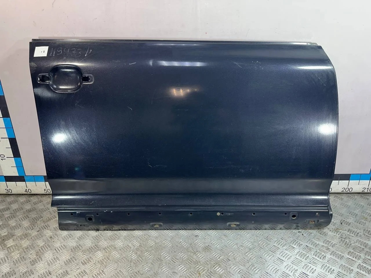 [Б/У] Дверь передняя правая Touareg Cayenne - вмятинка [Незначительные дефекты] [Код: 00339118 ]