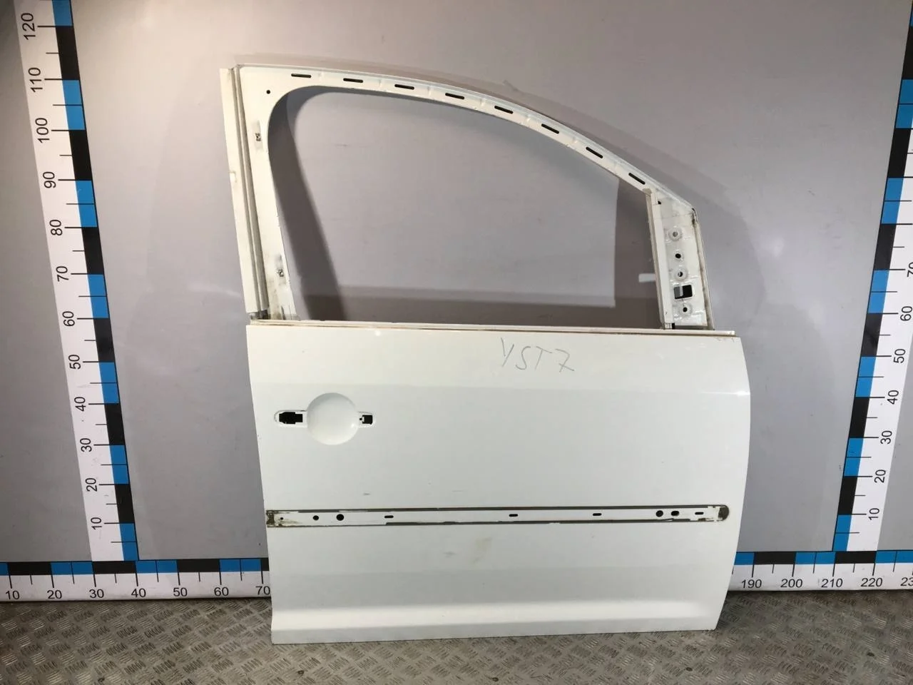 [Б/У] Дверь передняя правая VW Caddy III [Код: 00676390 ]