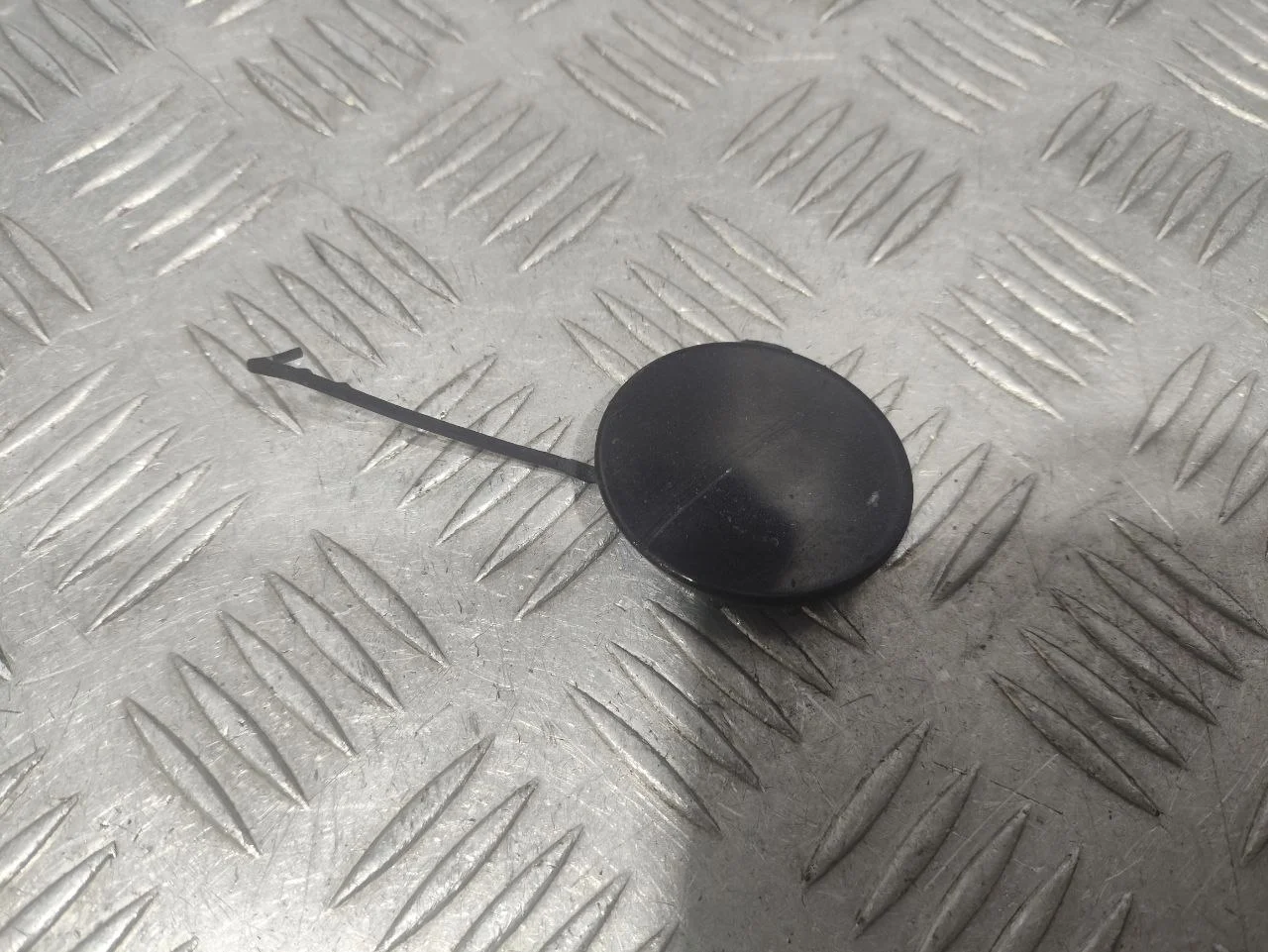 [Б/У] Заглушка буксиров. крюка переднего бампера [Код: 00669339 ]