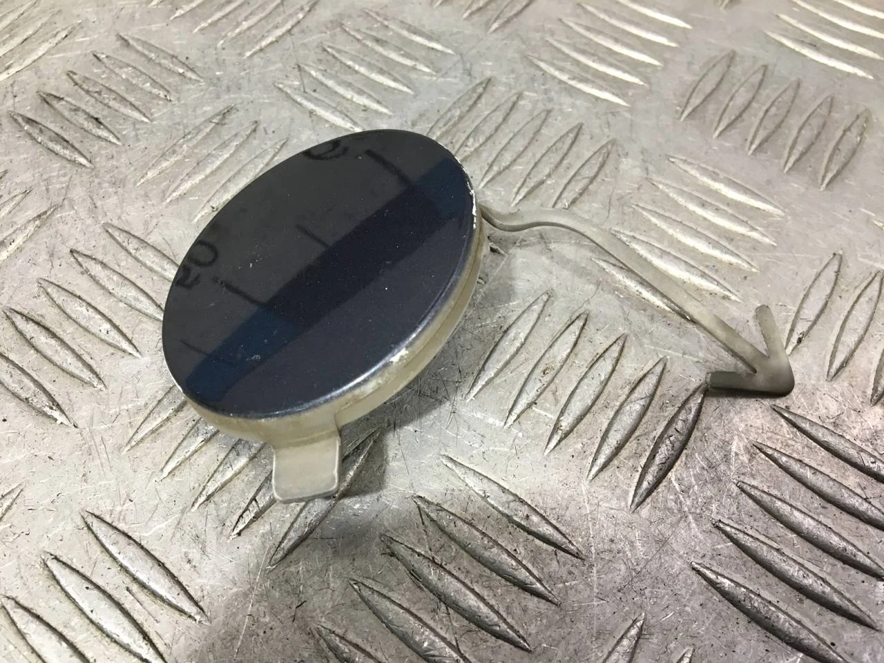 [Б/У] Заглушка буксировочного крюка Skoda [Код: 00606484 ]