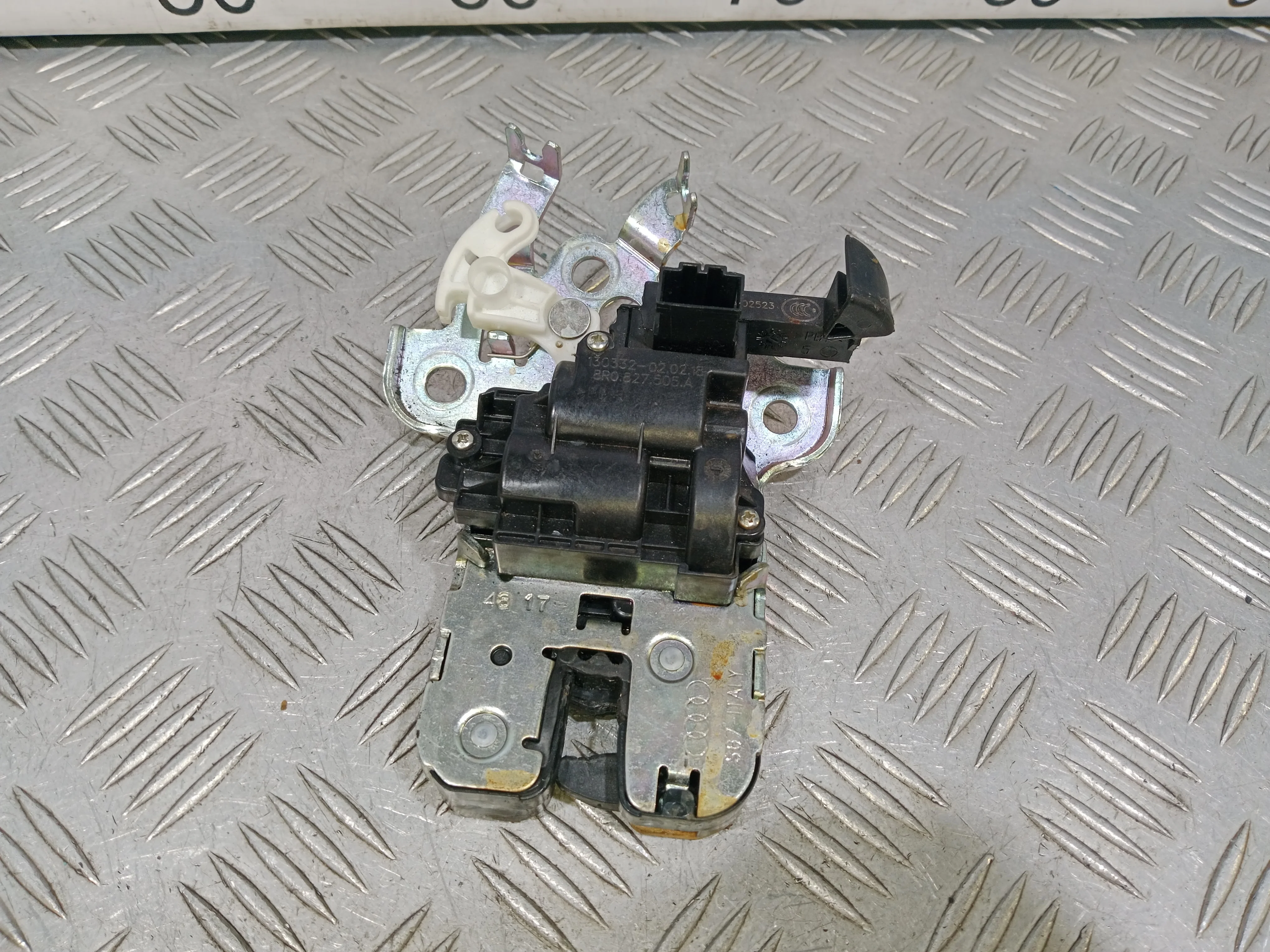 [Б/У] Замок багажника Skoda Octavia Rapid [Код: 00505301 ]