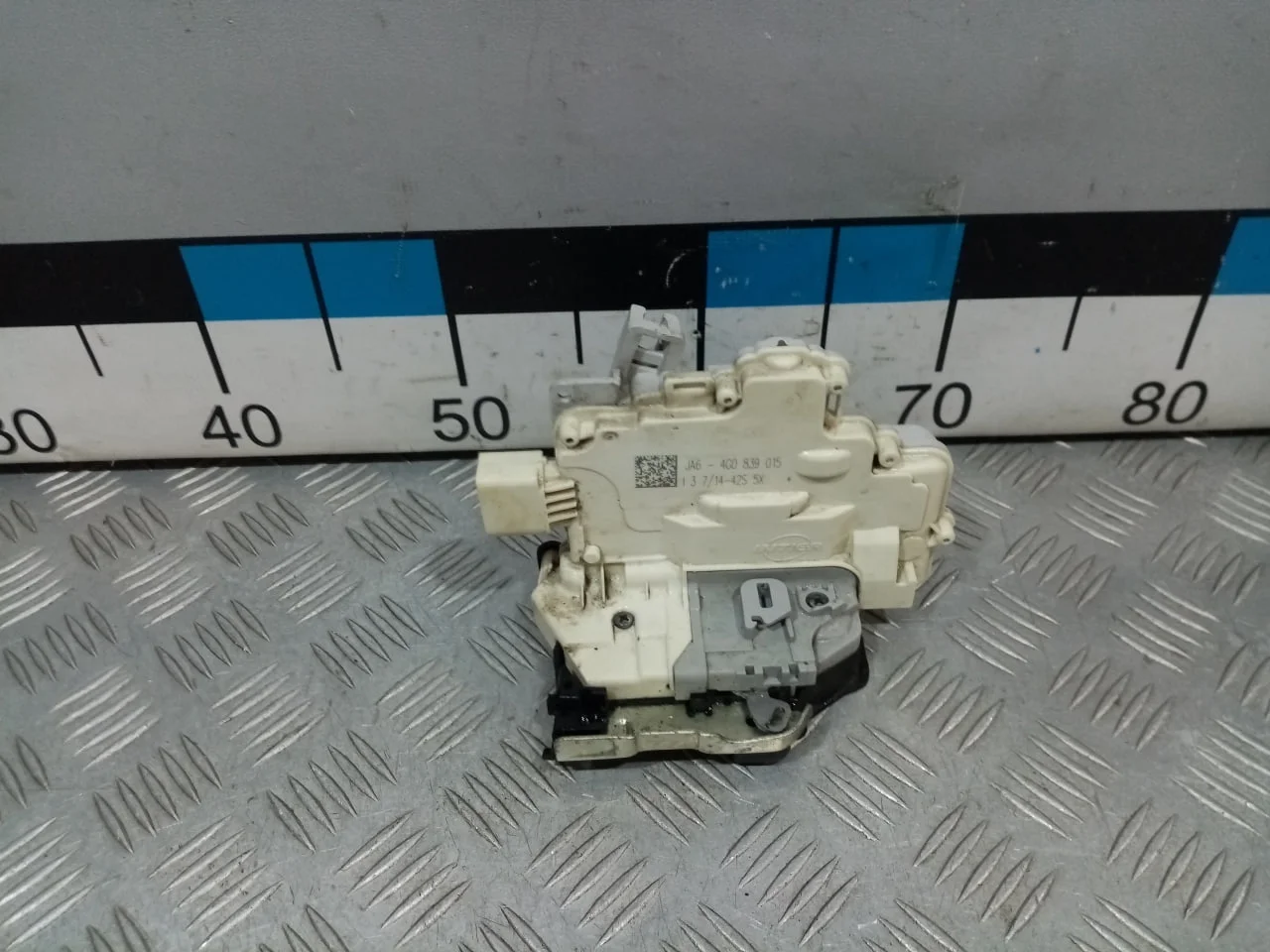 [Б/У] Замок двери задней левой [Код: 00675830 ]