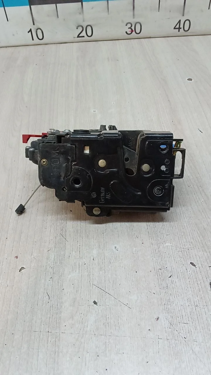 [Б/У] Замок двери задней левой Volkswagen [Код: 00650908 ]