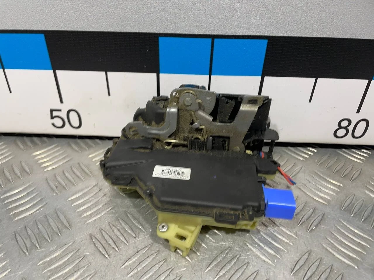[Б/У] Замок двери задней левой VW Polo [Код: 00616901 ]