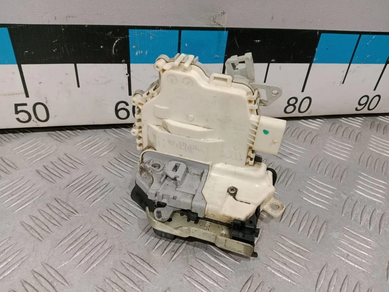 [Б/У] Замок двери задней правой [Код: 00672109 ]