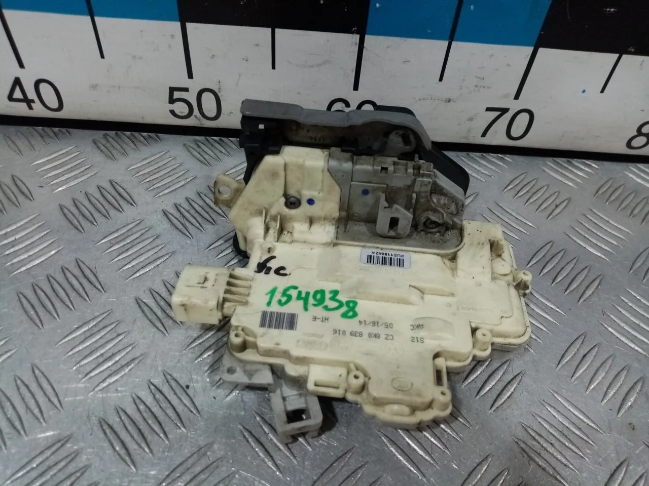 [Б/У] Замок двери задней правой [Код: 00649052 ]