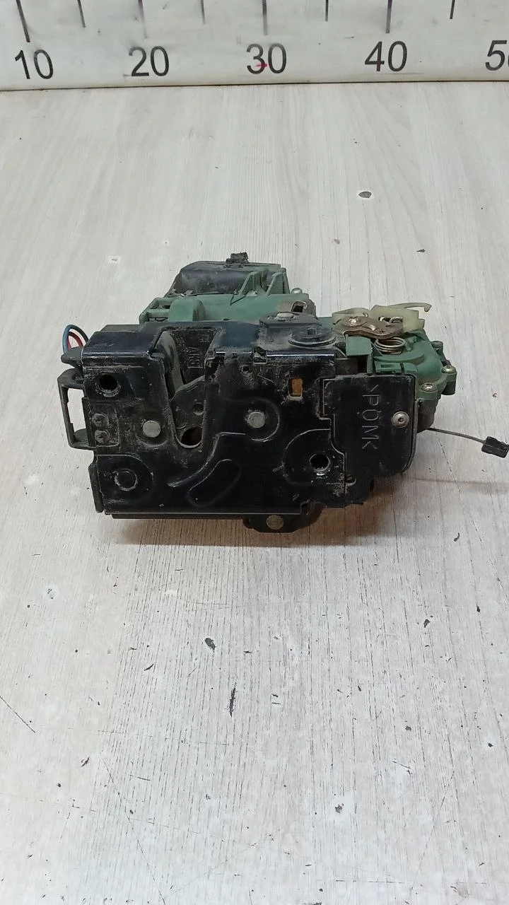 [Б/У] Замок двери задней правой Volkswagen [Код: 00638746 ]