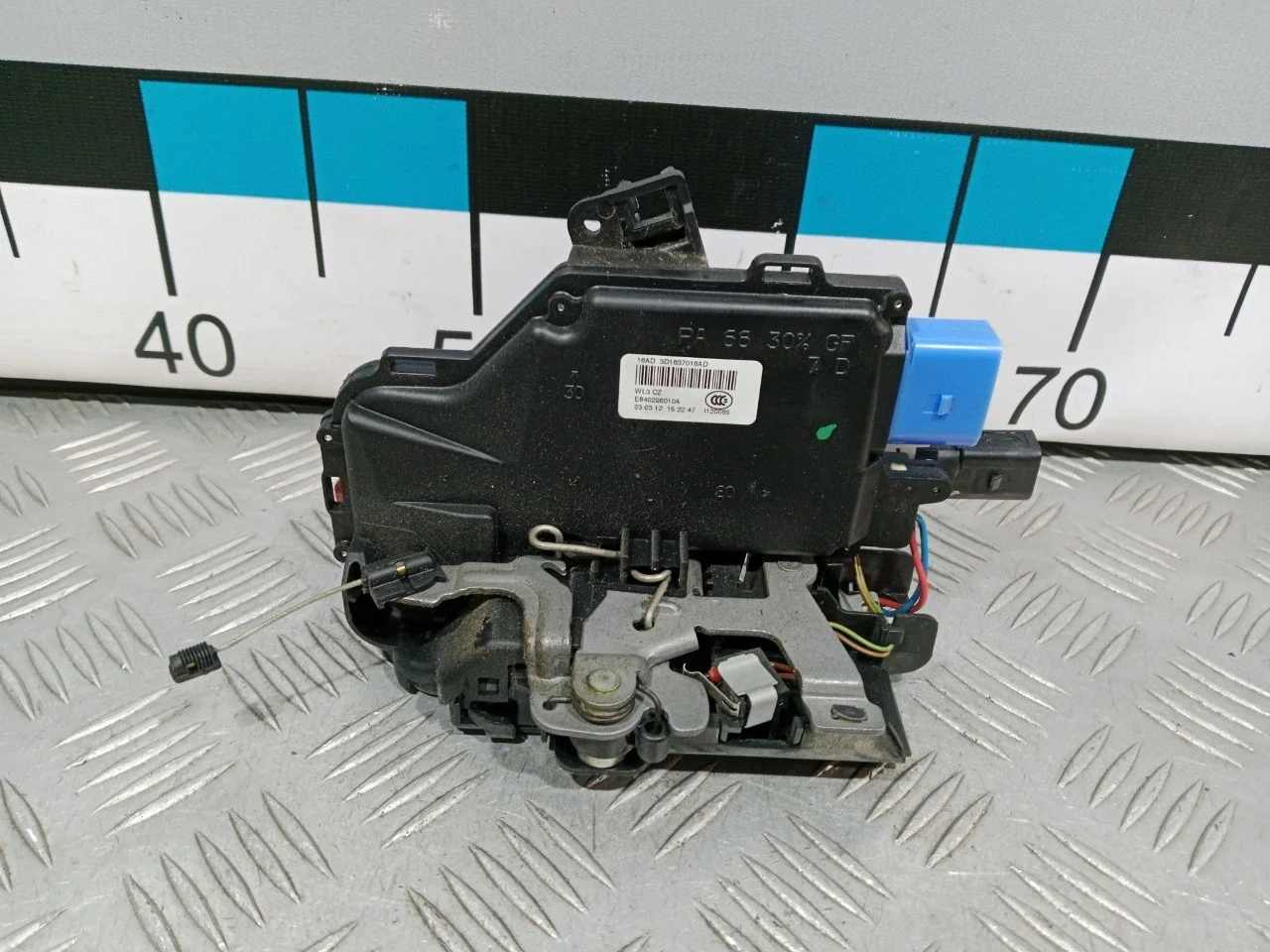 [Б/У] Замок двери передней правой [Код: 00616891 ]