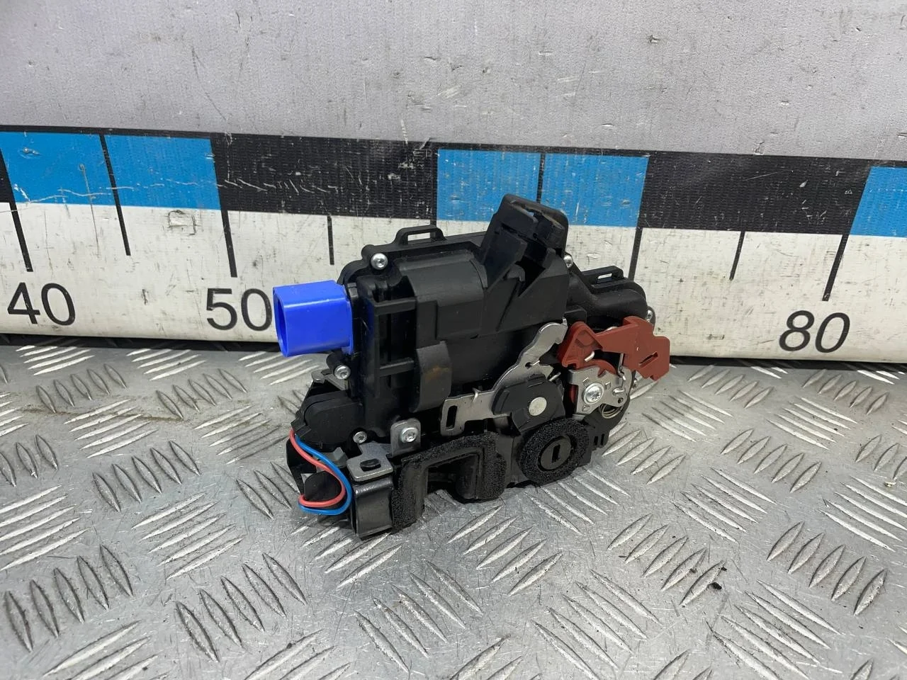 [Б/У] Замок задней правой двери Skoda Roomster [Код: 00596799 ]