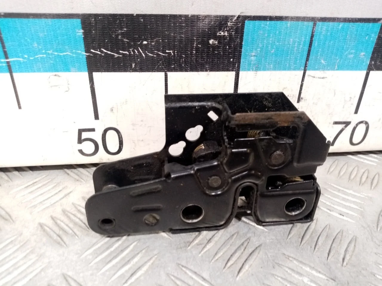 [Б/У] Замок капота [Код: 00528718 ]