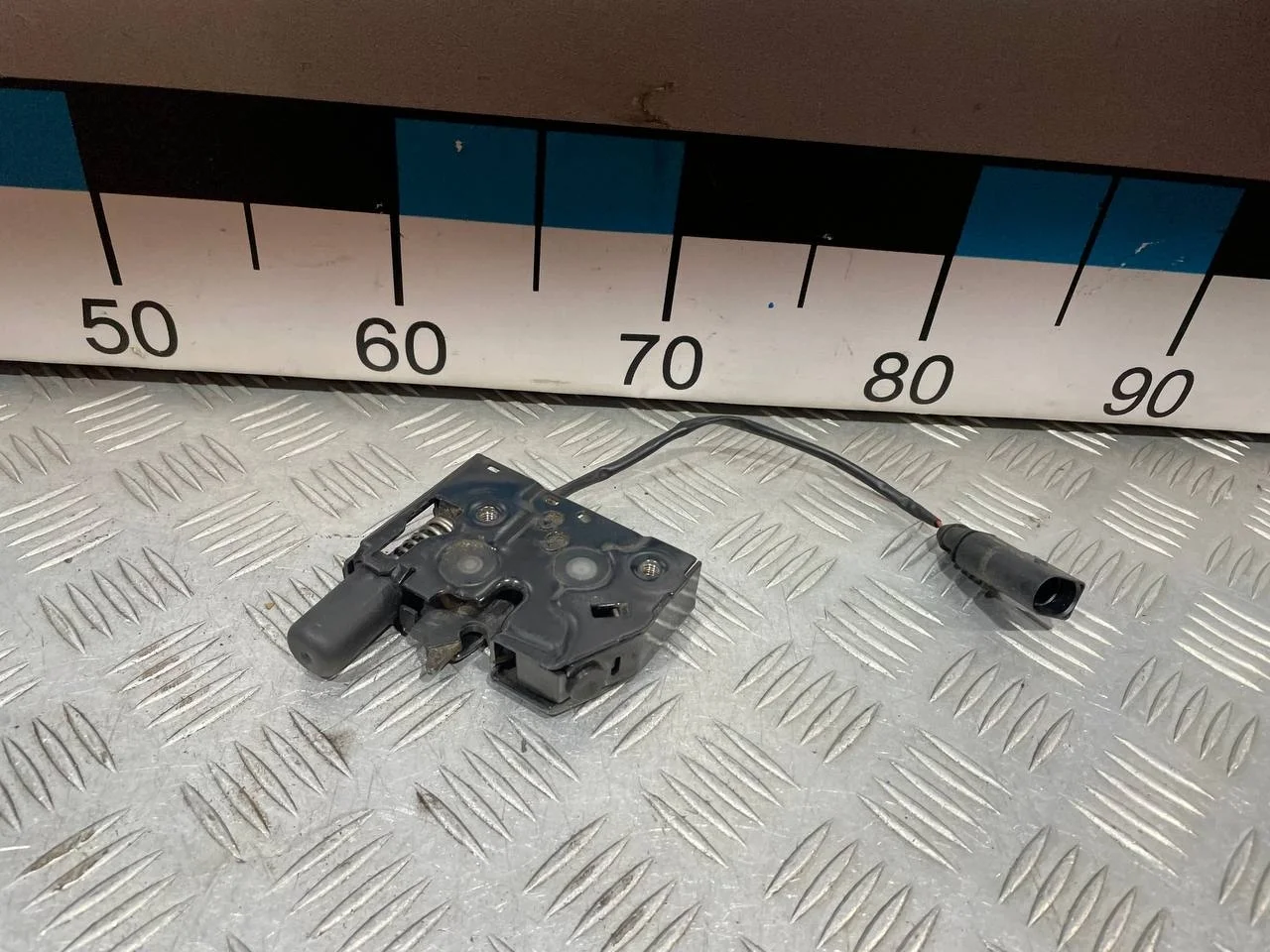 [Б/У] Замок капота [Код: 00622603 ]