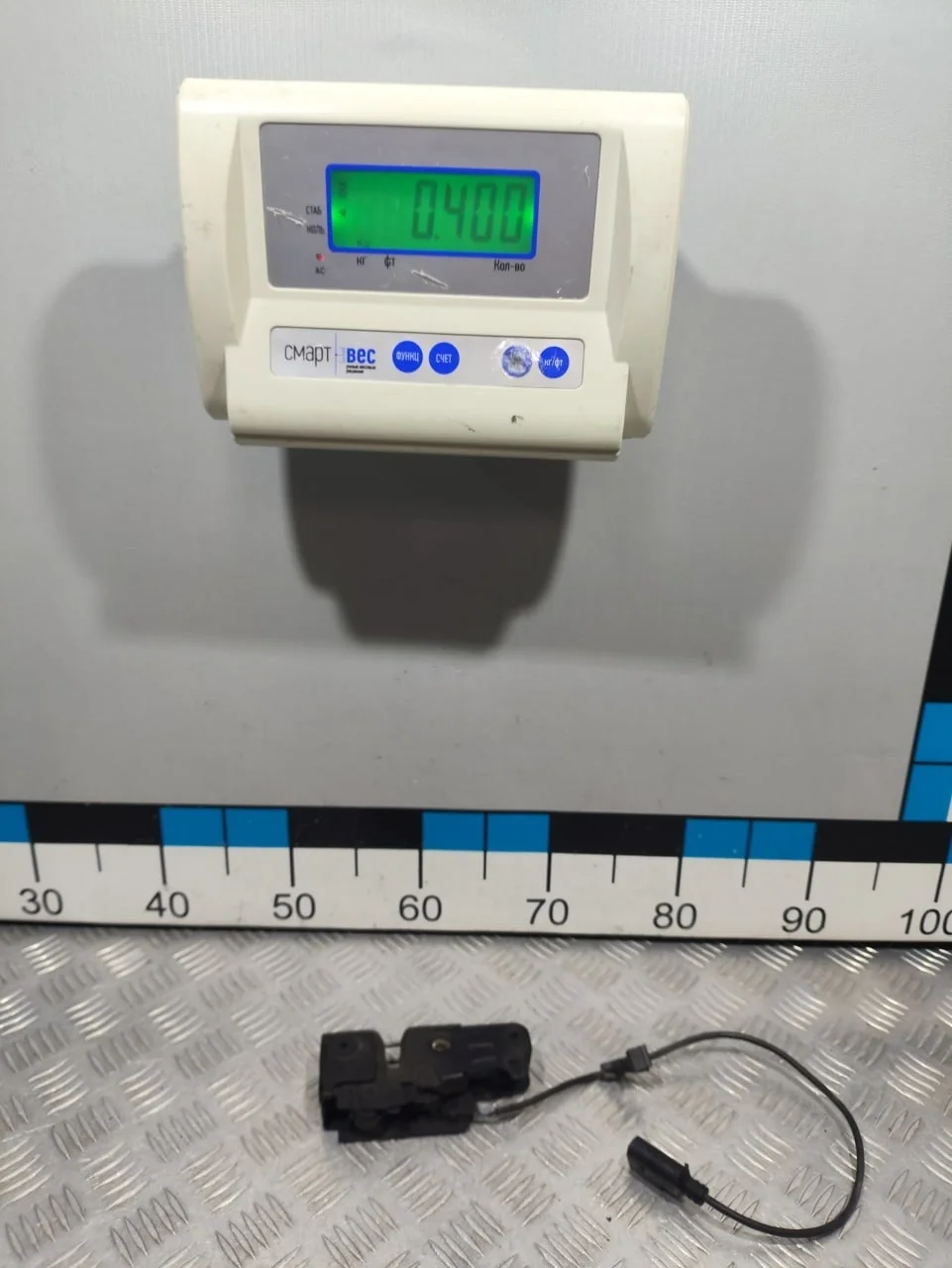 [Б/У] Замок капота Audi A4 [Код: 00660239 ]