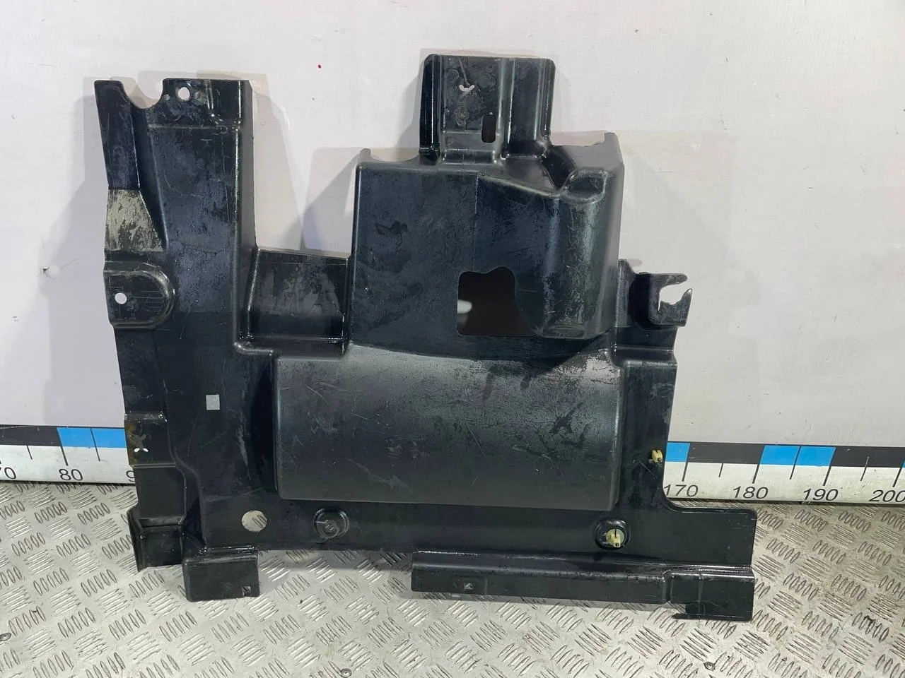 [Б/У] Защита антигравийная VW Transporter T5 [Код: 00541484 ]