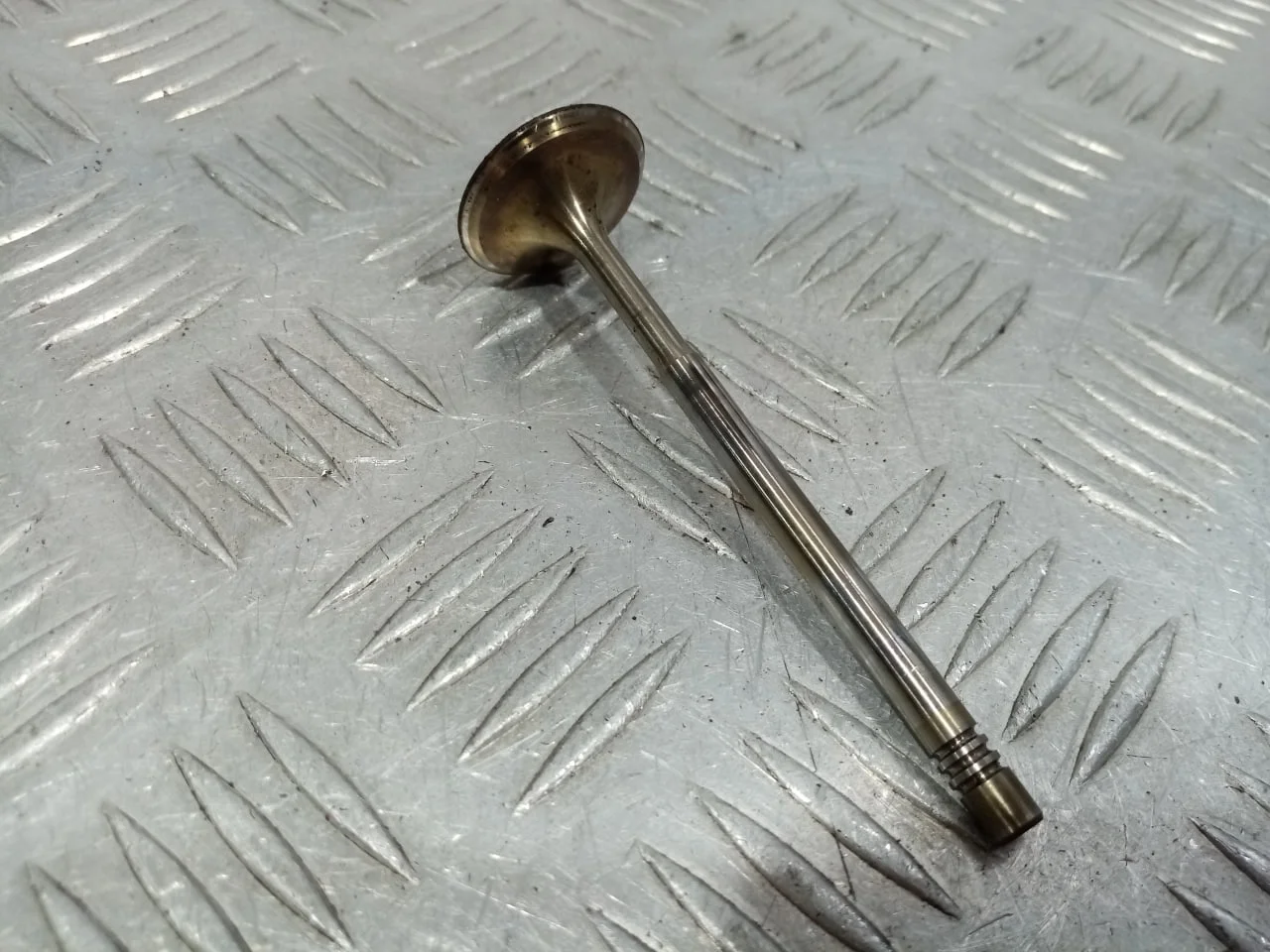 [Б/У] Клапан впускной Audi VW Skoda Seat [Код: 00628367 ]